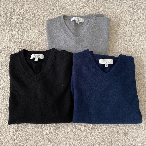 Turnbury Men’s Bundle of 3 V-neck Long Sleeve Sweater Extra Fine Merino Wool - Picture 2 of 10